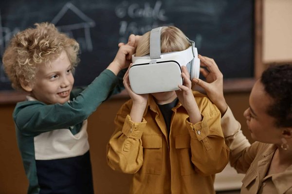 Comment les entreprises de services peuvent-elles utiliser la gamification pour motiver les employés?