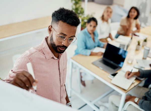 Découvrez la formation de la communication visuelle, de la création et du design