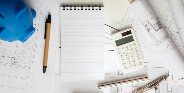 Comprendre les techniques d'estimation d'un commissaire-priseur pour vos biens